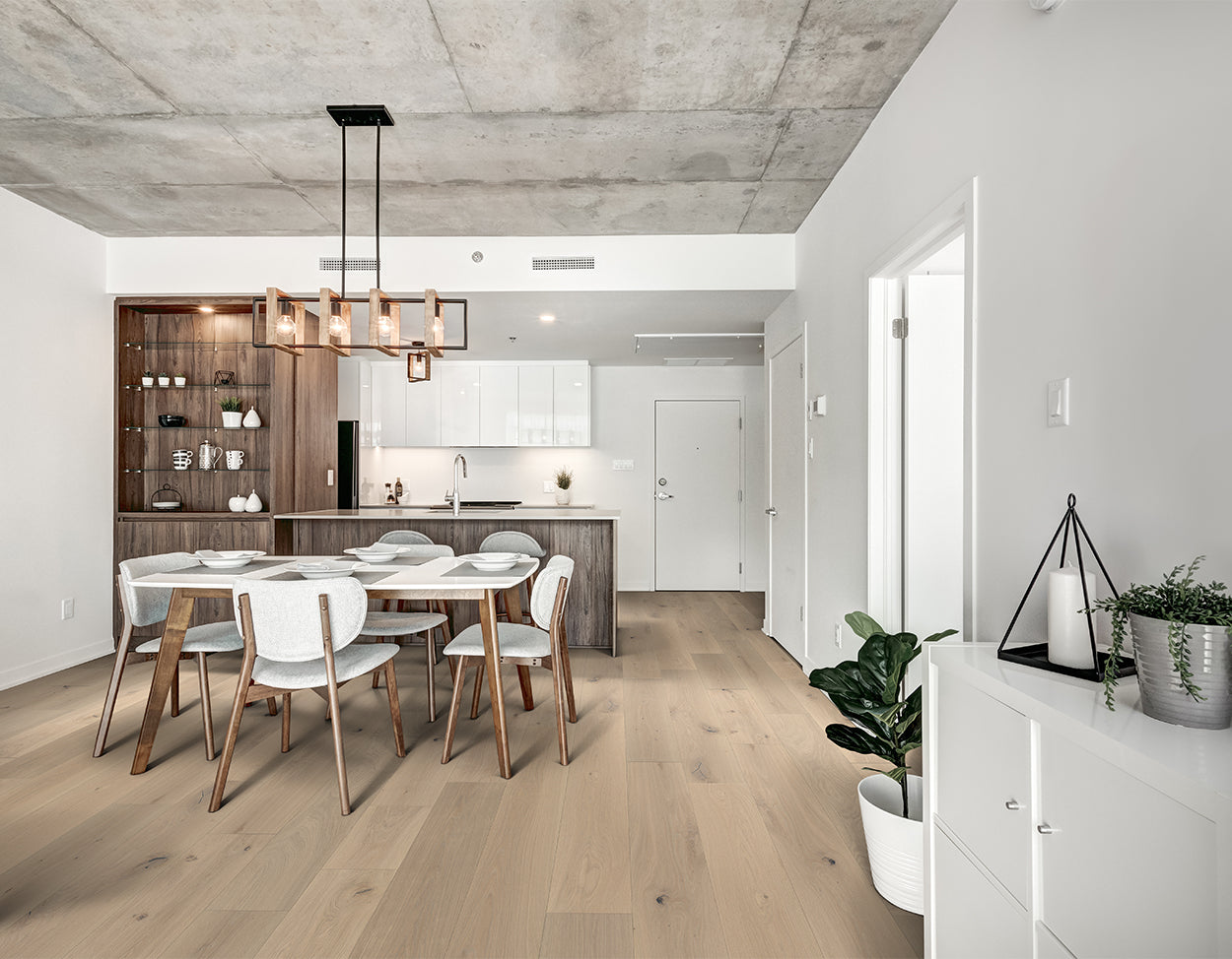 Mullican Castillian Premier 9.44" x RL Hardwood Plank Cayman