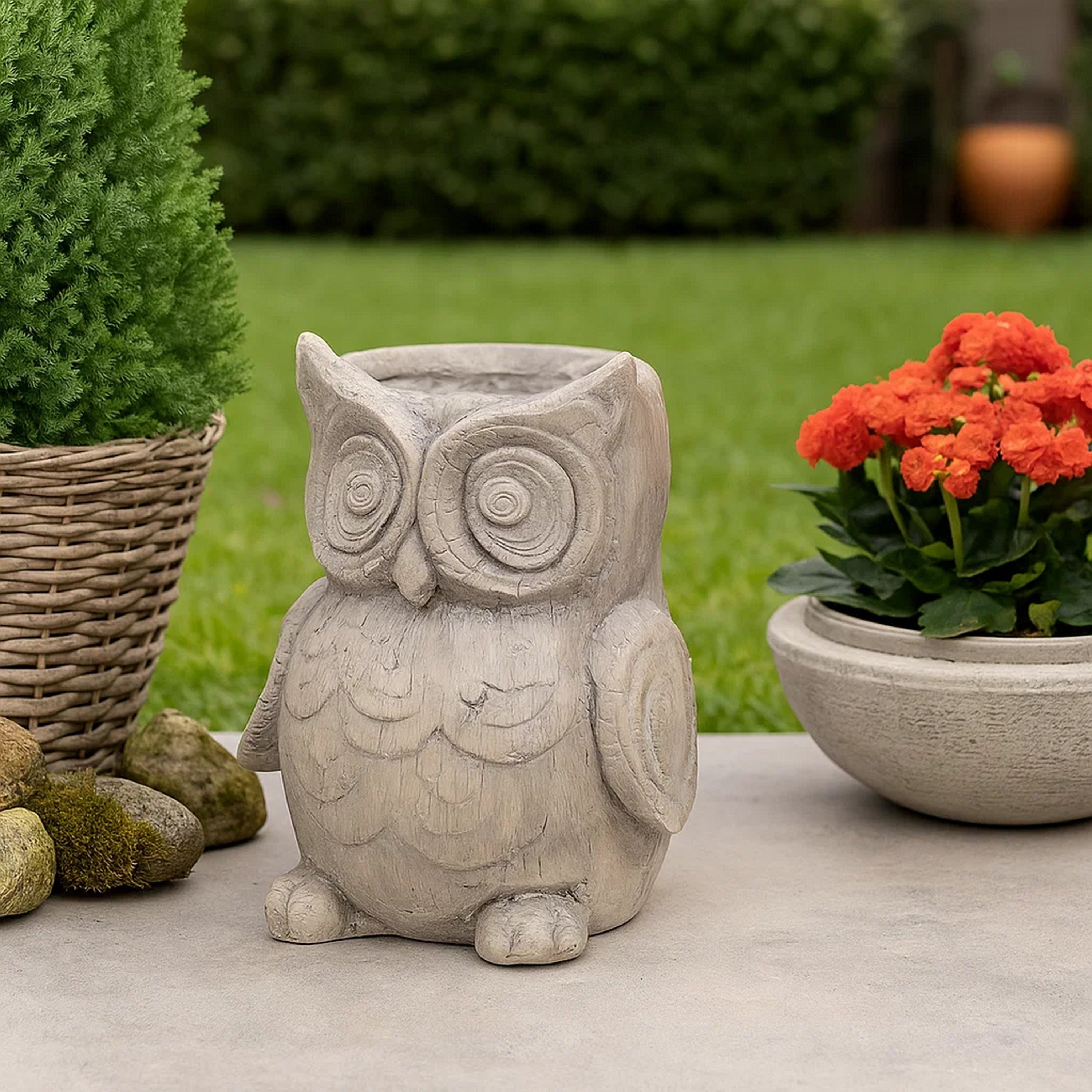 Benjara Antique Styled Raw Textured Polyresin Owl Head Planter, Gray