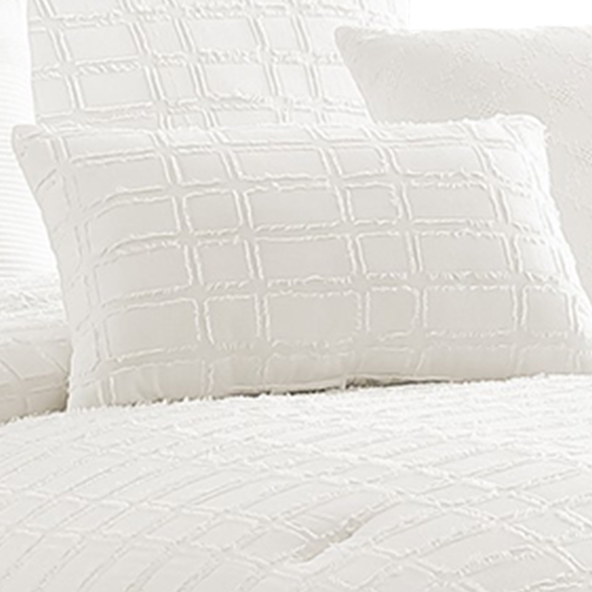 Benjara 7 Piece Cotton Queen Comforter Set with Fringe Details, White