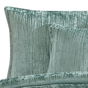 Benjara Jay 7 Piece Queen Comforter Set, Green Polyester Velvet Deluxe Texture