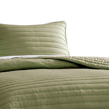 Benjara Cabe 3 Piece Queen Comforter Set, Polyester Puffer Channel Quilted, Green