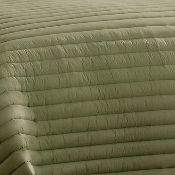 Benjara Cabe 3 Piece Queen Comforter Set, Polyester Puffer Channel Quilted, Green
