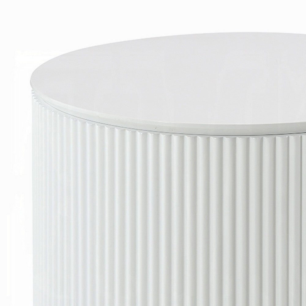 Benjara Del Modern Side End Table, 22 Inch Round Top, Glossy White Ribbed Base