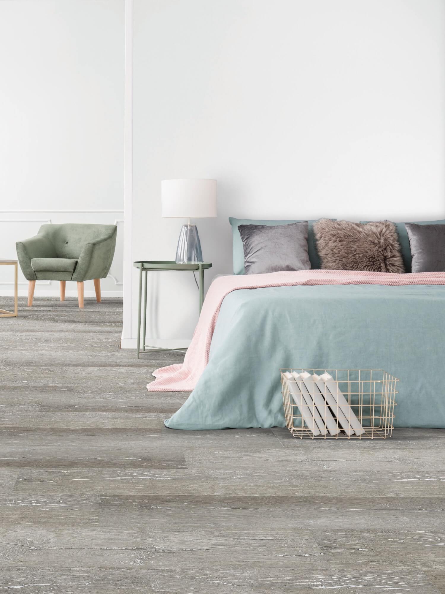 EarthWerks Chassis Pro 7" x 48" Vinyl Plank Farnham