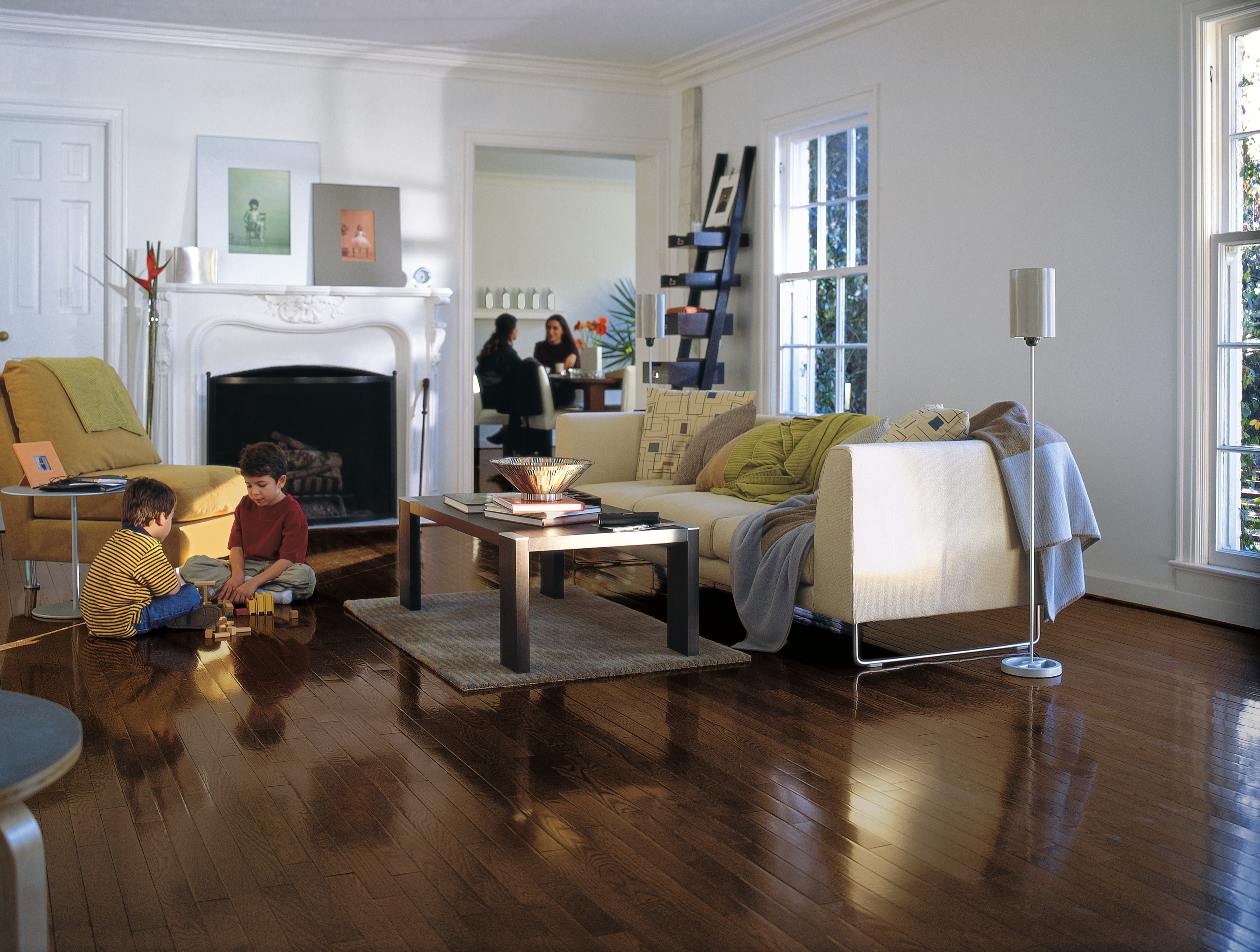 Bruce Natural Choice Strip High Gloss 2.25" x RL Hardwood Plank Walnut